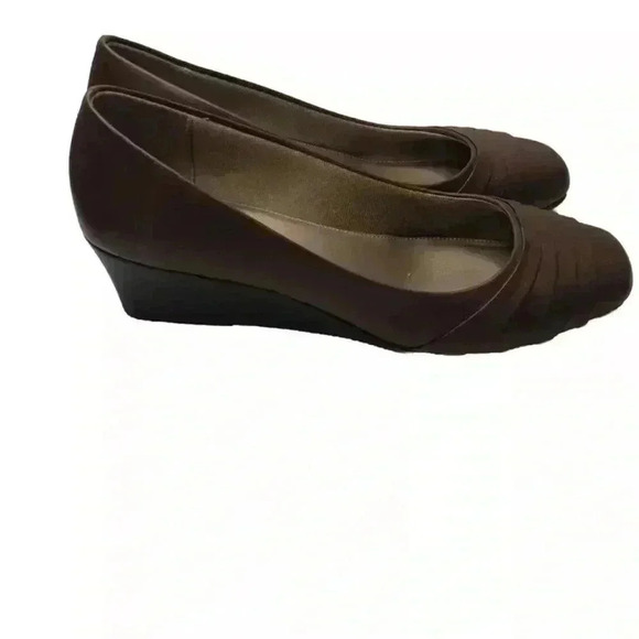 Life stride Women’s 8.5M Brown leather slip on loafers wedge heel - Picture 1 of 5